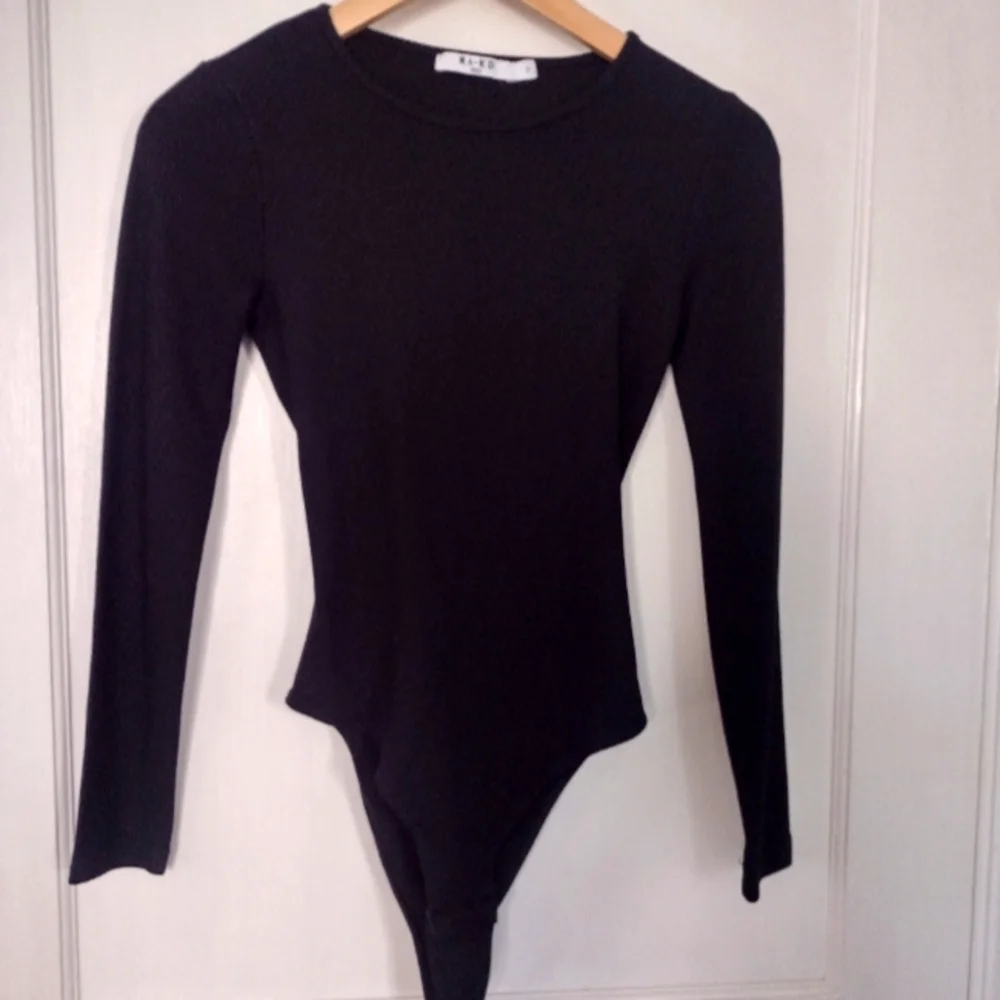 NA-KD Open Back Bodysuit - Picture 3 of 14